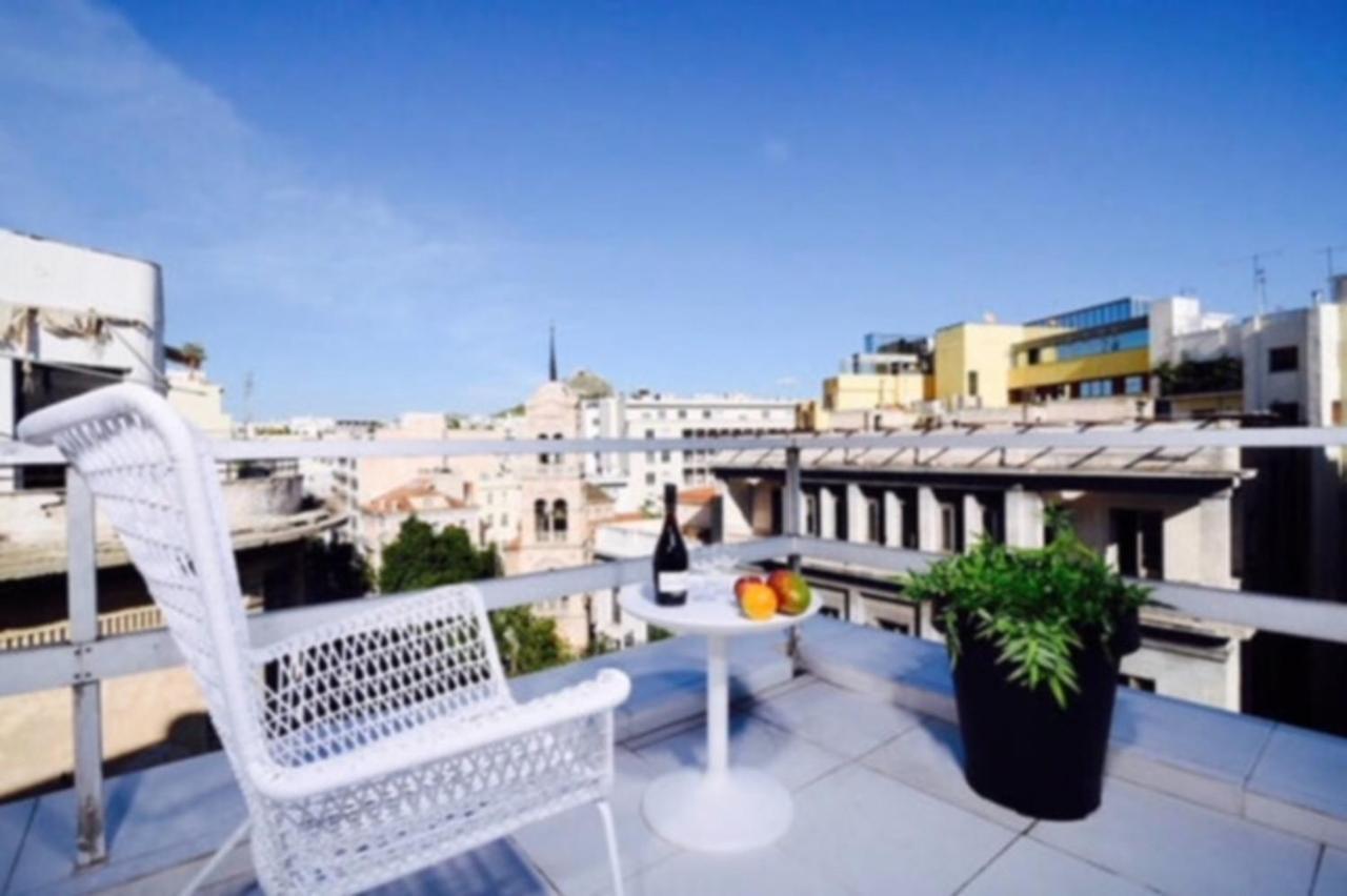 A Diamont In The Center Of Athens Exterior photo